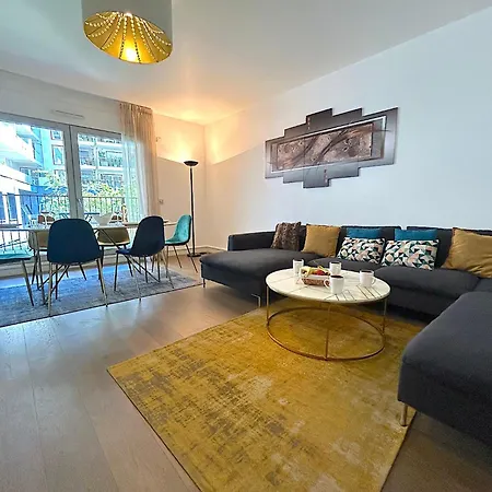Apartment Saussure Paris