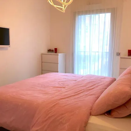 Apartment Saussure *