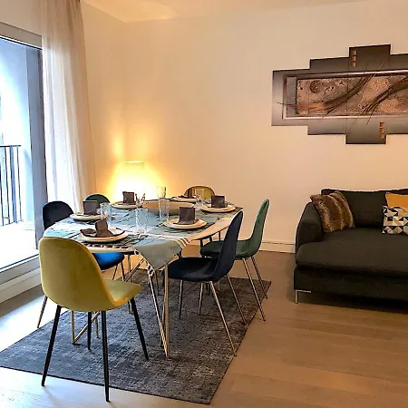Apartment Saussure Paris