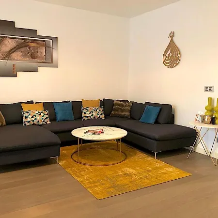 Apartment Saussure Paris